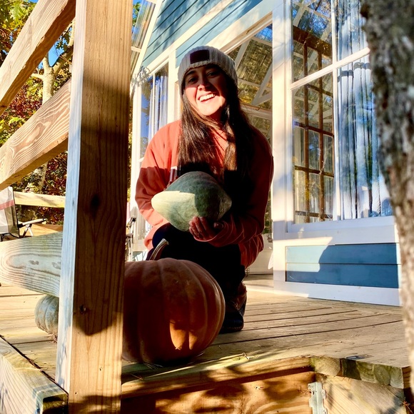 Meet your Posher, Kaitlynn - Picture 3 of 5